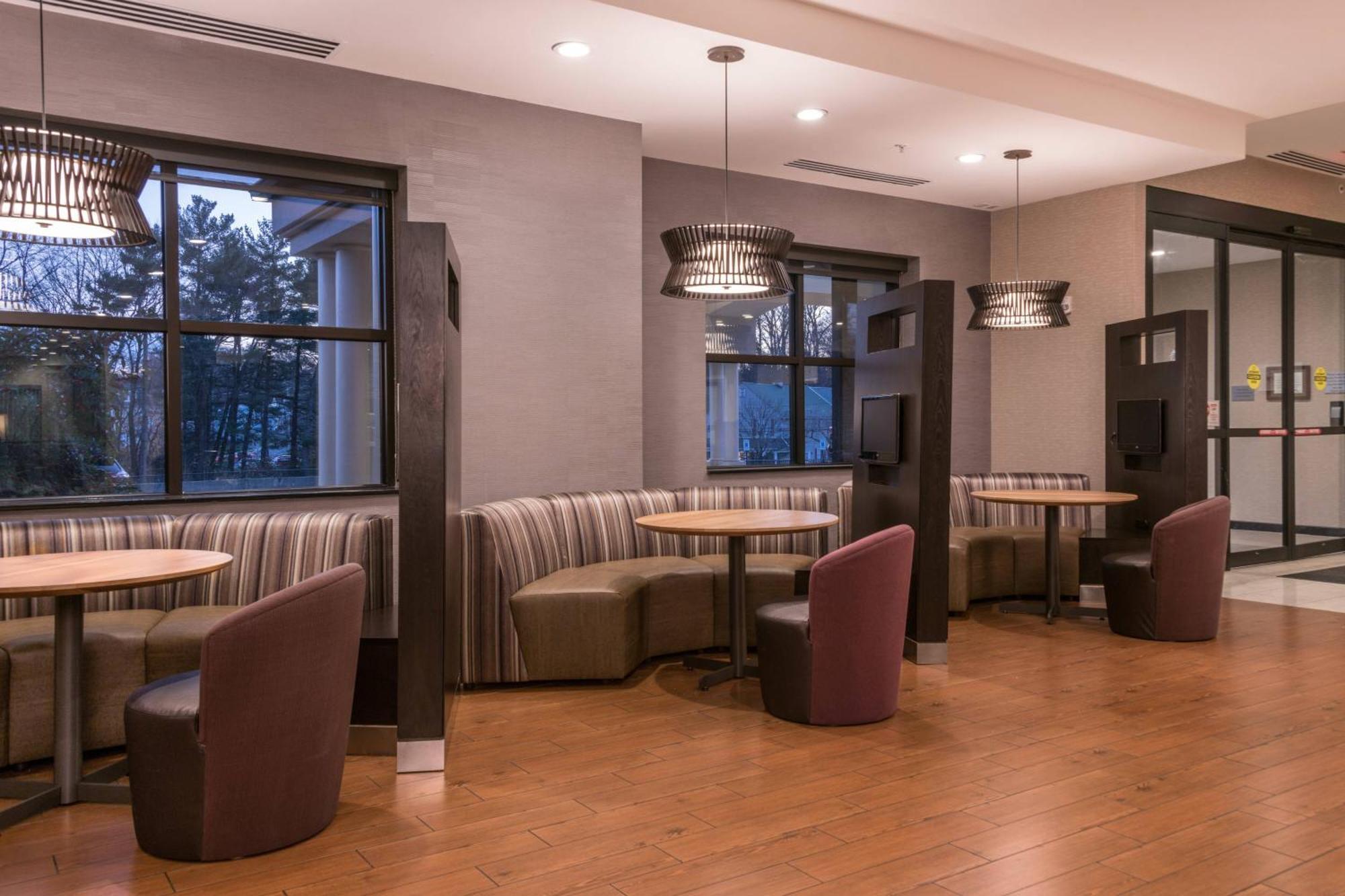 Courtyard By Marriott Newark-University Of Delaware Εξωτερικό φωτογραφία