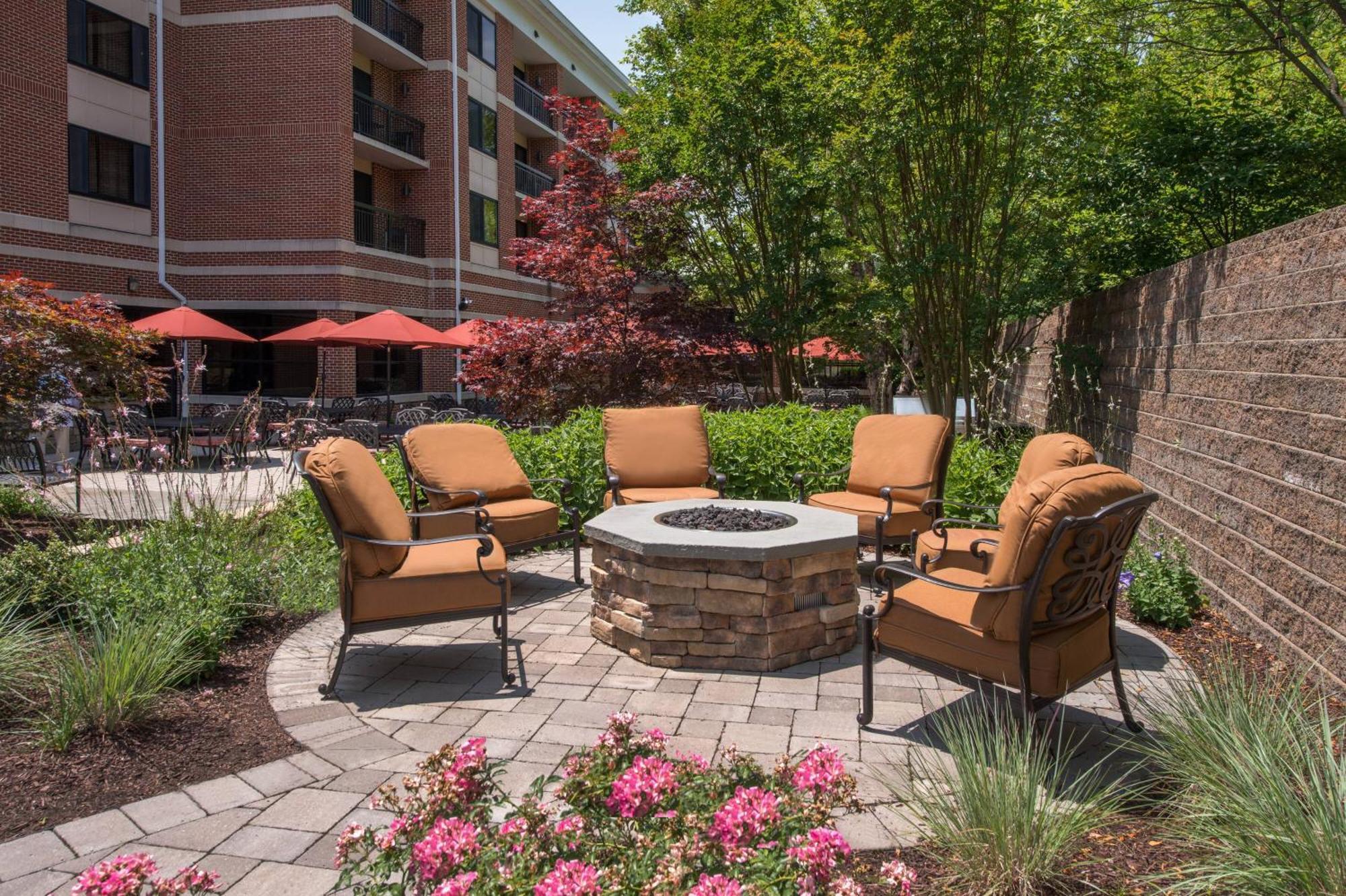 Courtyard By Marriott Newark-University Of Delaware Εξωτερικό φωτογραφία