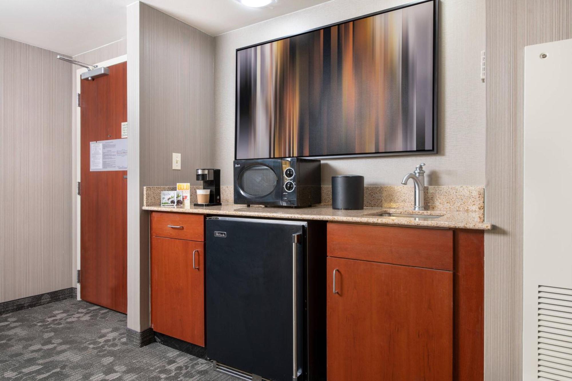 Courtyard By Marriott Newark-University Of Delaware Εξωτερικό φωτογραφία