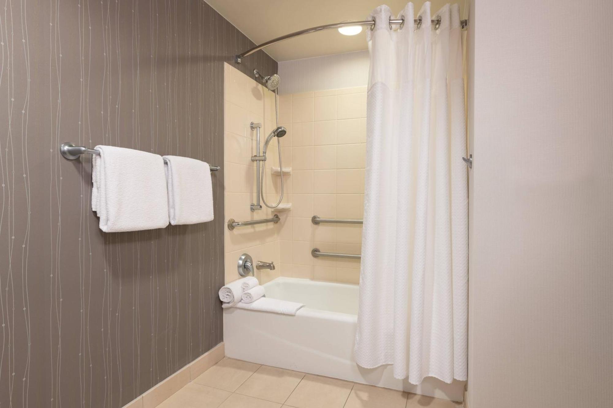 Courtyard By Marriott Newark-University Of Delaware Εξωτερικό φωτογραφία
