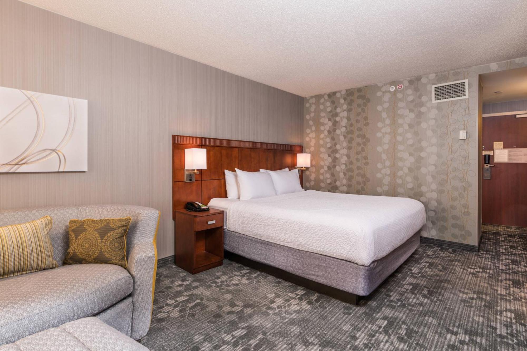 Courtyard By Marriott Newark-University Of Delaware Εξωτερικό φωτογραφία
