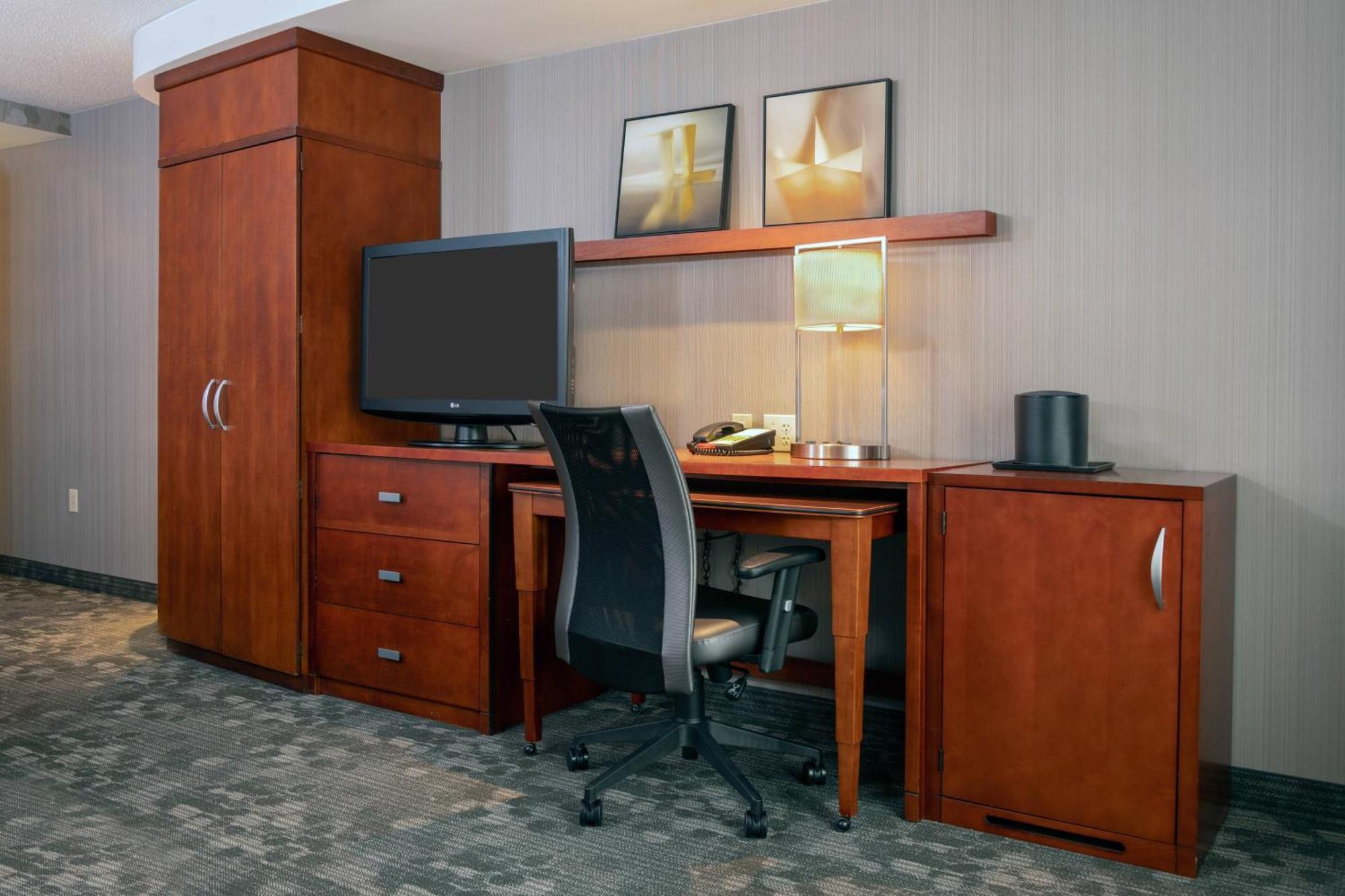 Courtyard By Marriott Newark-University Of Delaware Εξωτερικό φωτογραφία