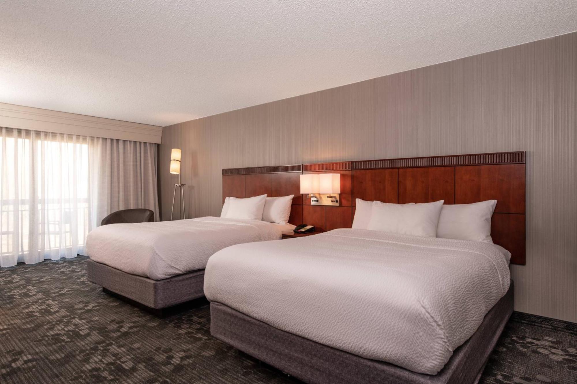 Courtyard By Marriott Newark-University Of Delaware Εξωτερικό φωτογραφία